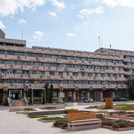Tribunal Apartament langa Faleza Dunarii Braila Bagian luar foto
